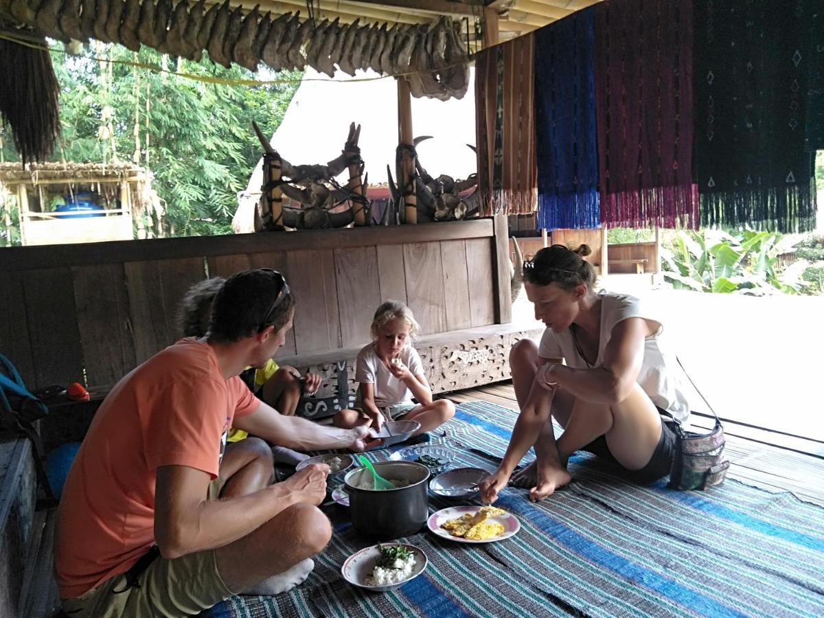 Arnolds Familly Homestay Bajawa Exteriör bild