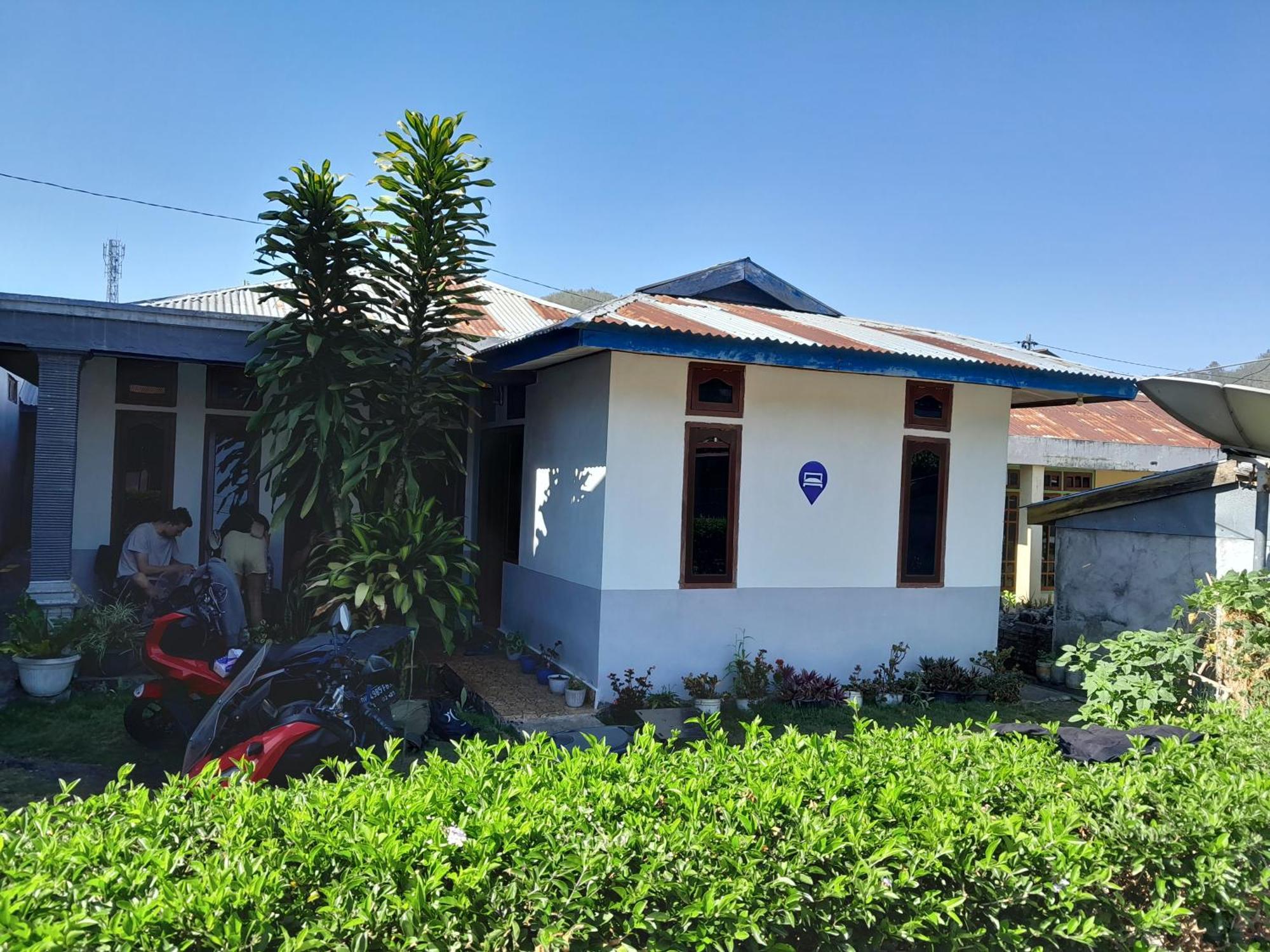 Arnolds Familly Homestay Bajawa Exteriör bild