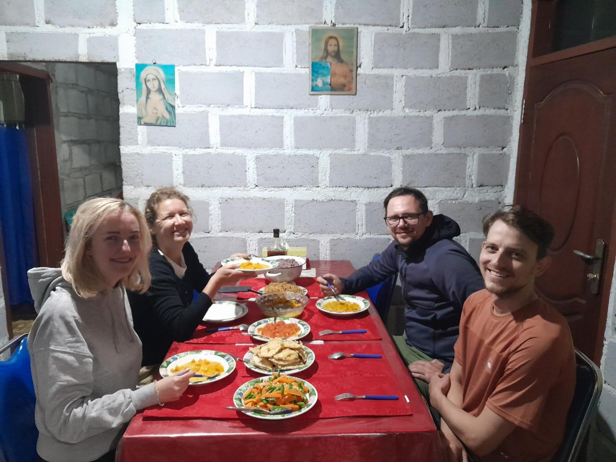 Arnolds Familly Homestay Bajawa Exteriör bild